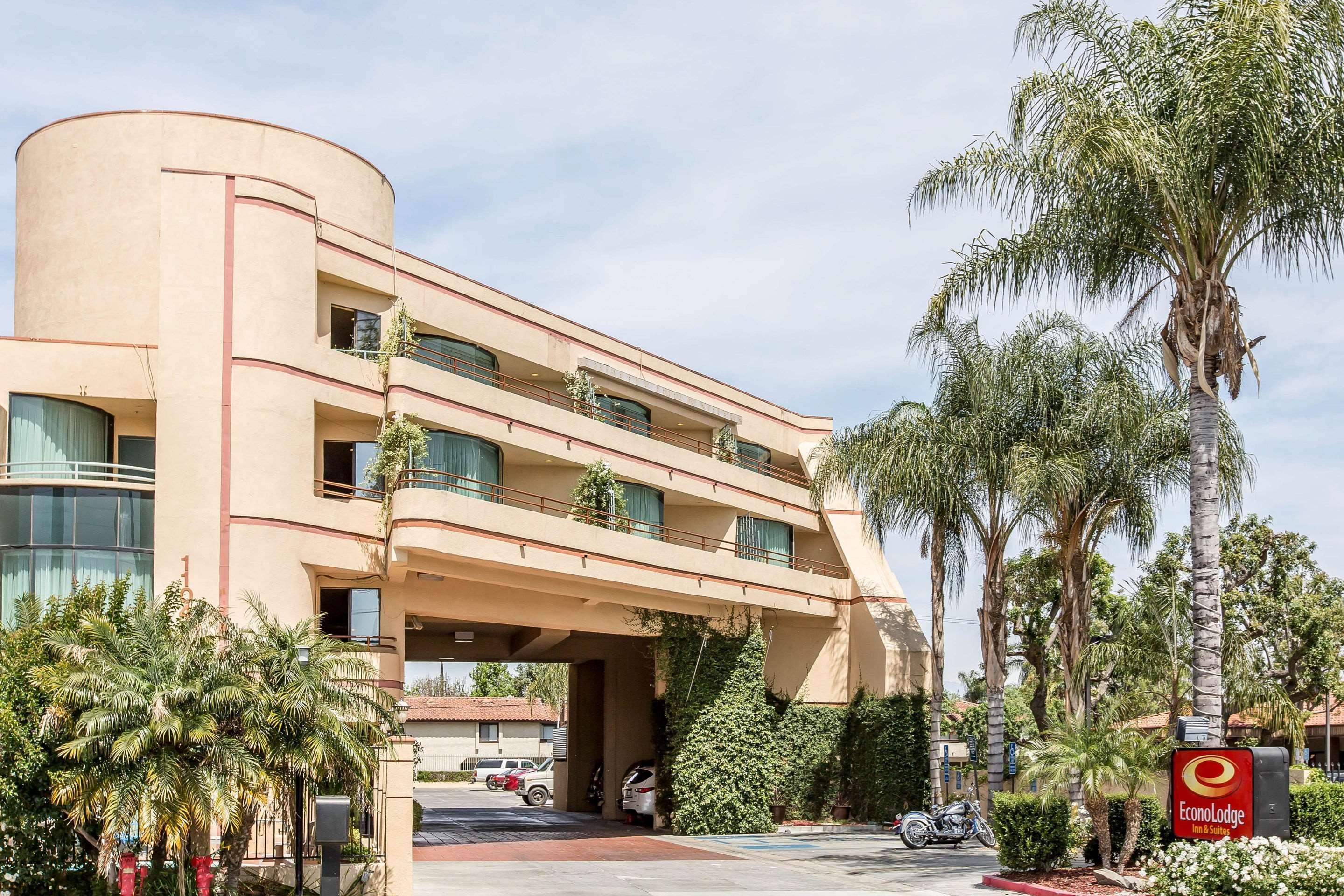 Econo Lodge Inn & Suites Riverside - Corona Exterior photo